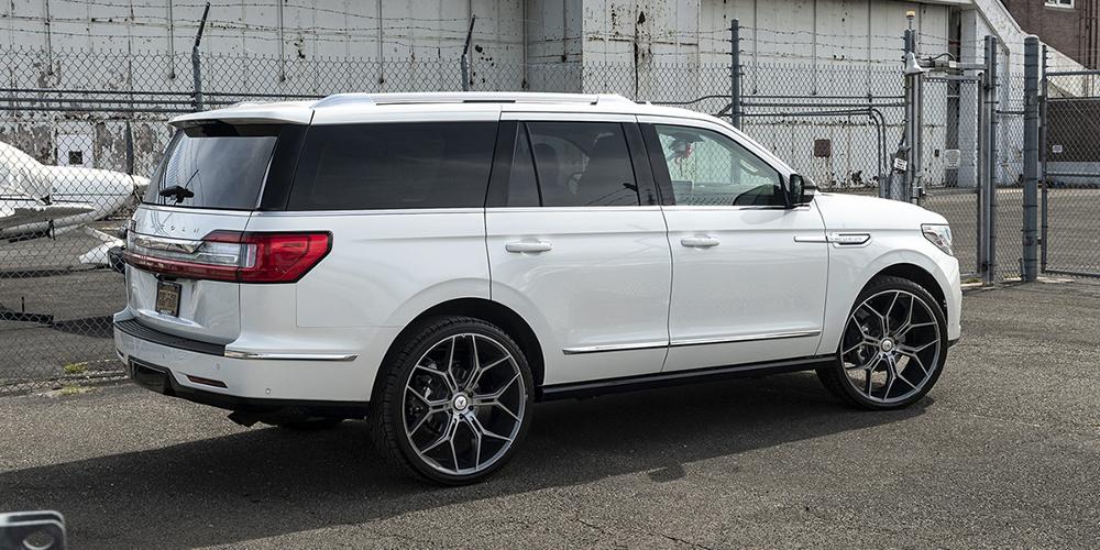 Lincoln Navigator